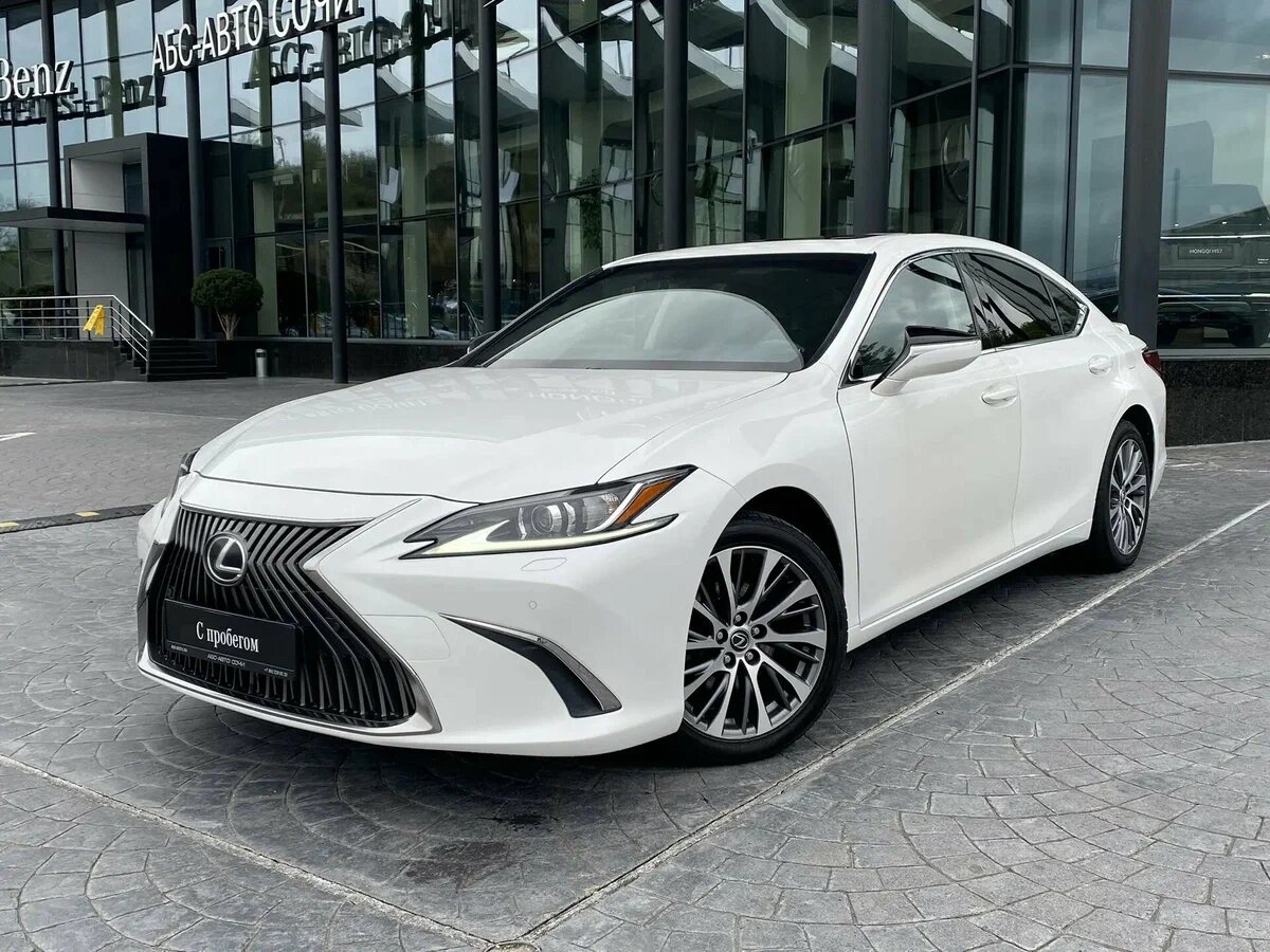 Автомобиль Lexus